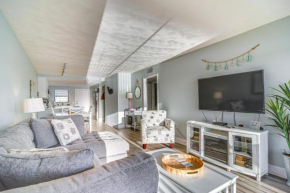 Sunny Indian Shores Condo with Balcony and Views!
